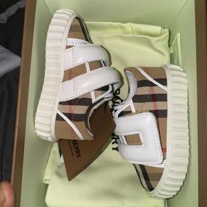 Burberry sneakers